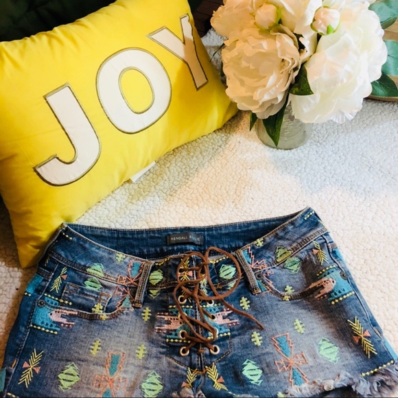 Kendall & Kylie Pants - Kendal and Kylie shorts